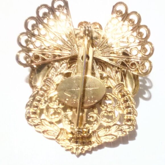 Vintage 1990's Signed Jane Gold Tone Filigree Rhinestone Accented Angel Brooch - Picture 5 of 6